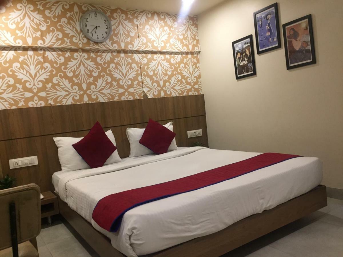 Hotel Imperial Vasai Exterior foto