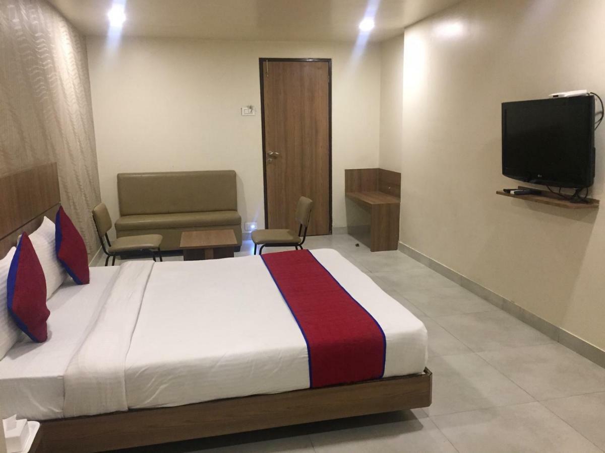 Hotel Imperial Vasai Exterior foto