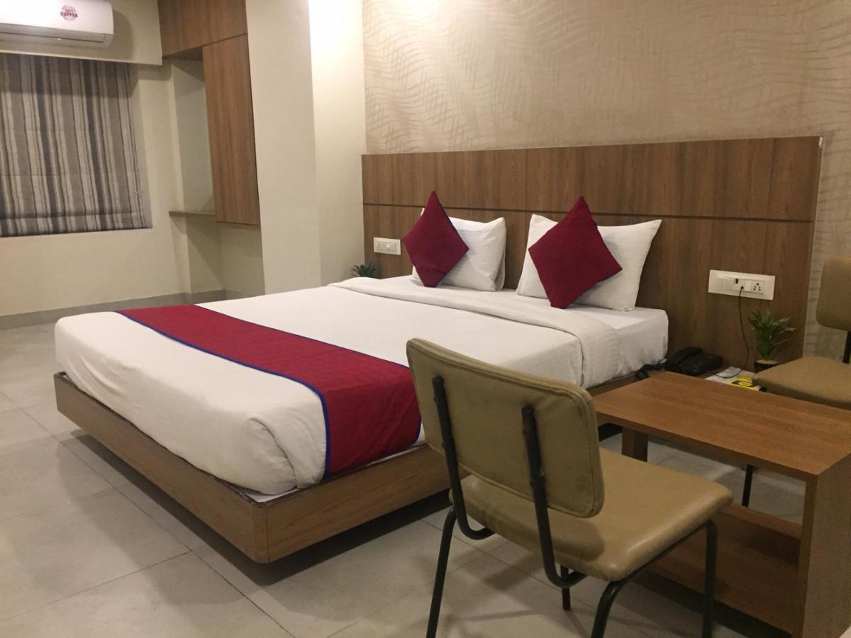 Hotel Imperial Vasai Exterior foto