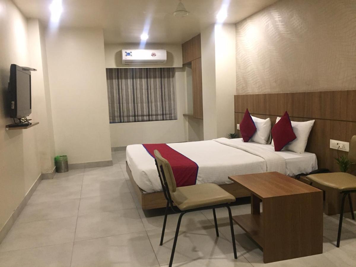 Hotel Imperial Vasai Exterior foto